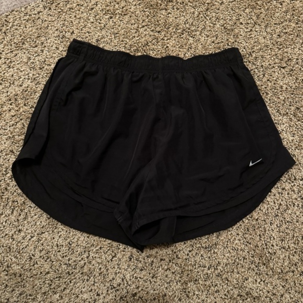 Women’s black Nike shorts XL